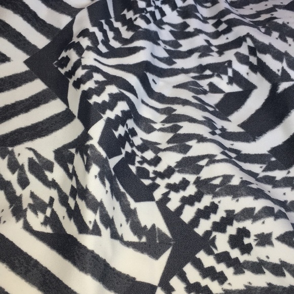 Malibu Zebra Flounce Bikini Top Sz M - Picture 4 of 8